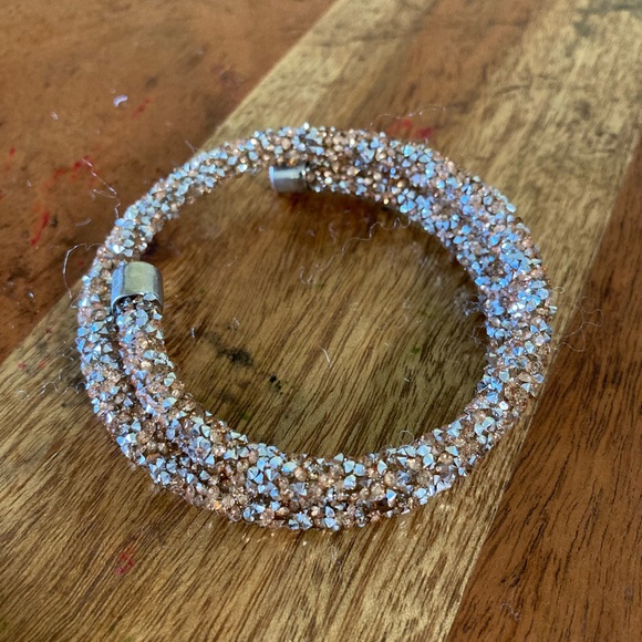 Multiple bracelets - Picture 2 of 6